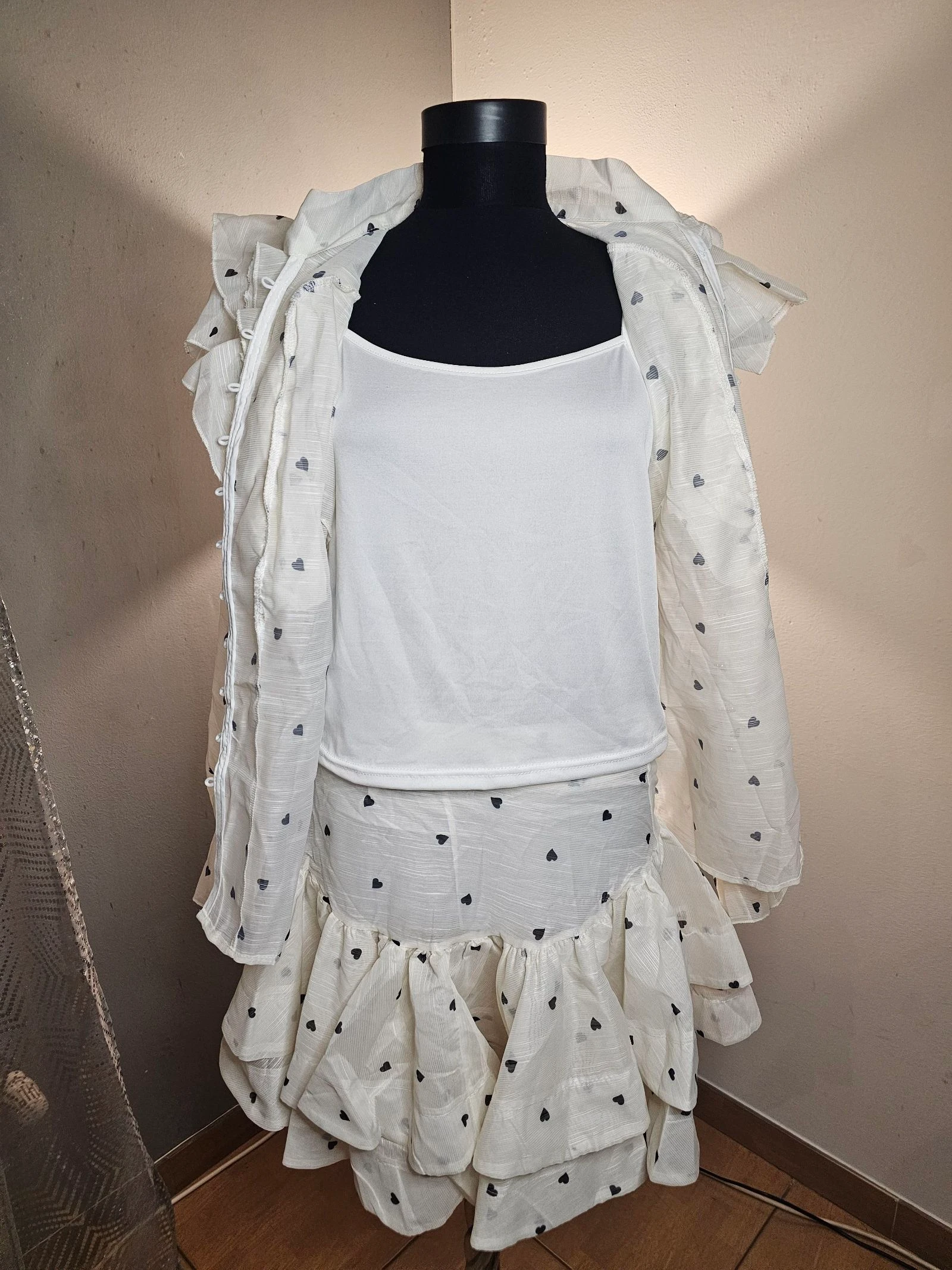 Catchall blouse skirt set with heart print ruffles new – photo 4